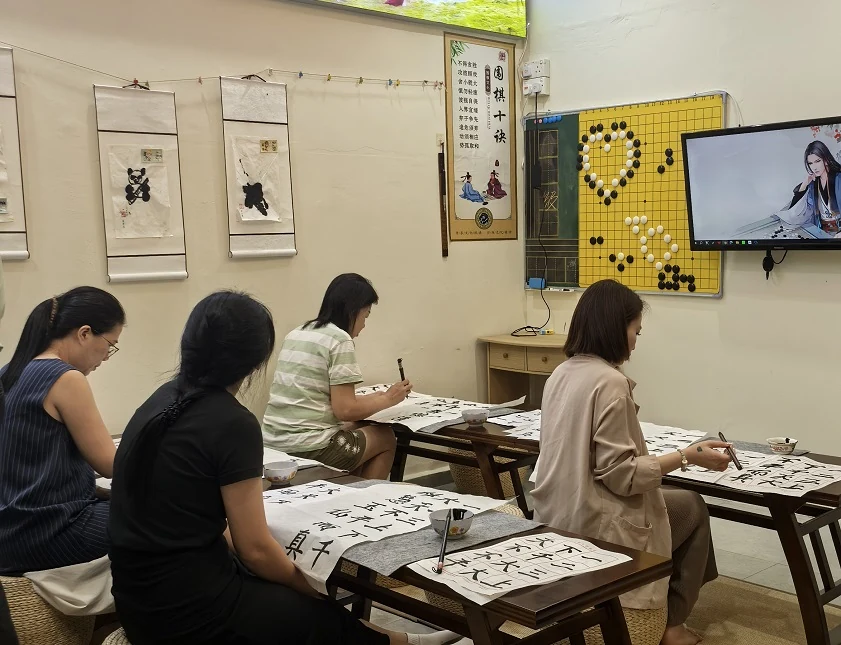 Adult Chinese Calligraphy class at Hong Meng Academy in Hougang Singapore